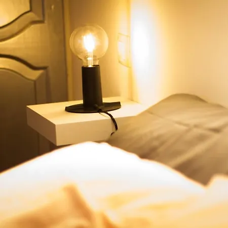 Zone Apartment