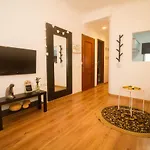 דירה Zone ארינאגה