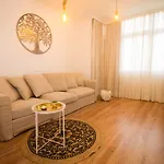 Zone Apartment